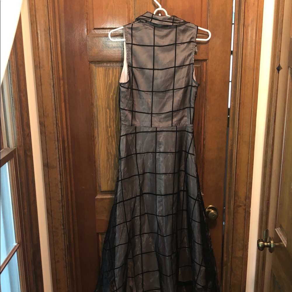 Elegant Black Grid Pattern Dress - Picture 6 of 6